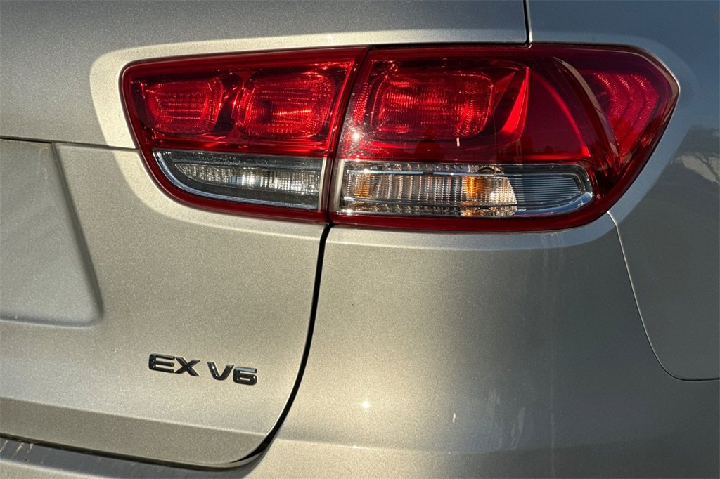 Used 2016 Kia Sorento EX image 29
