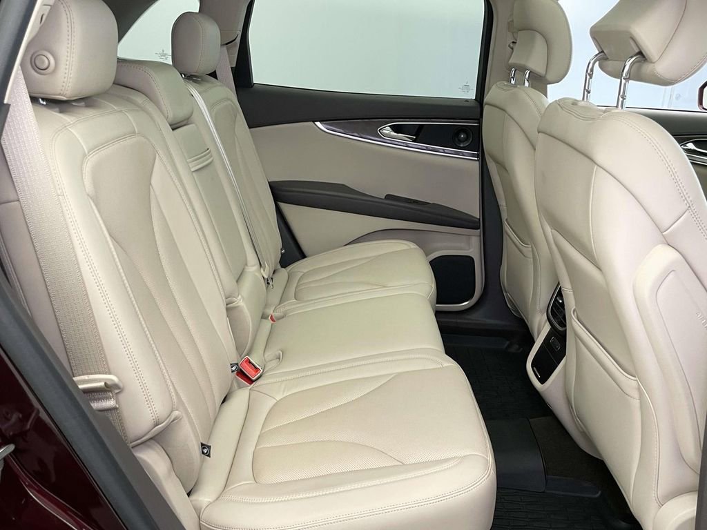 Used 2019 Lincoln Nautilus Reserve AWD/4WD image 18