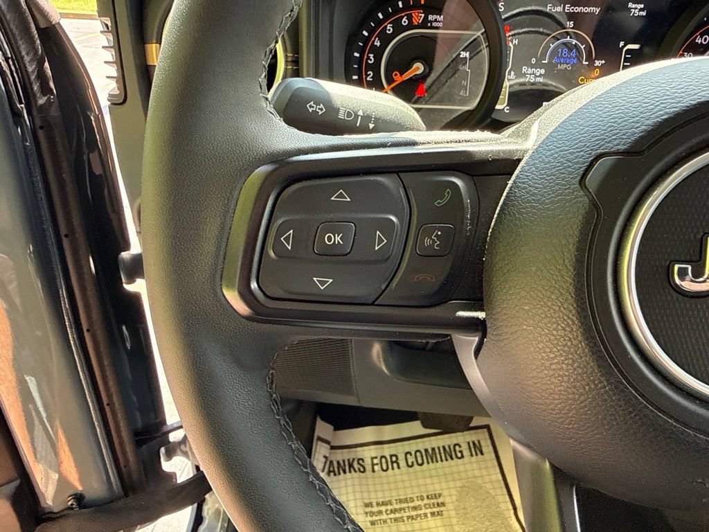 Used 2025 Jeep Gladiator Sport AWD/4WD image 22