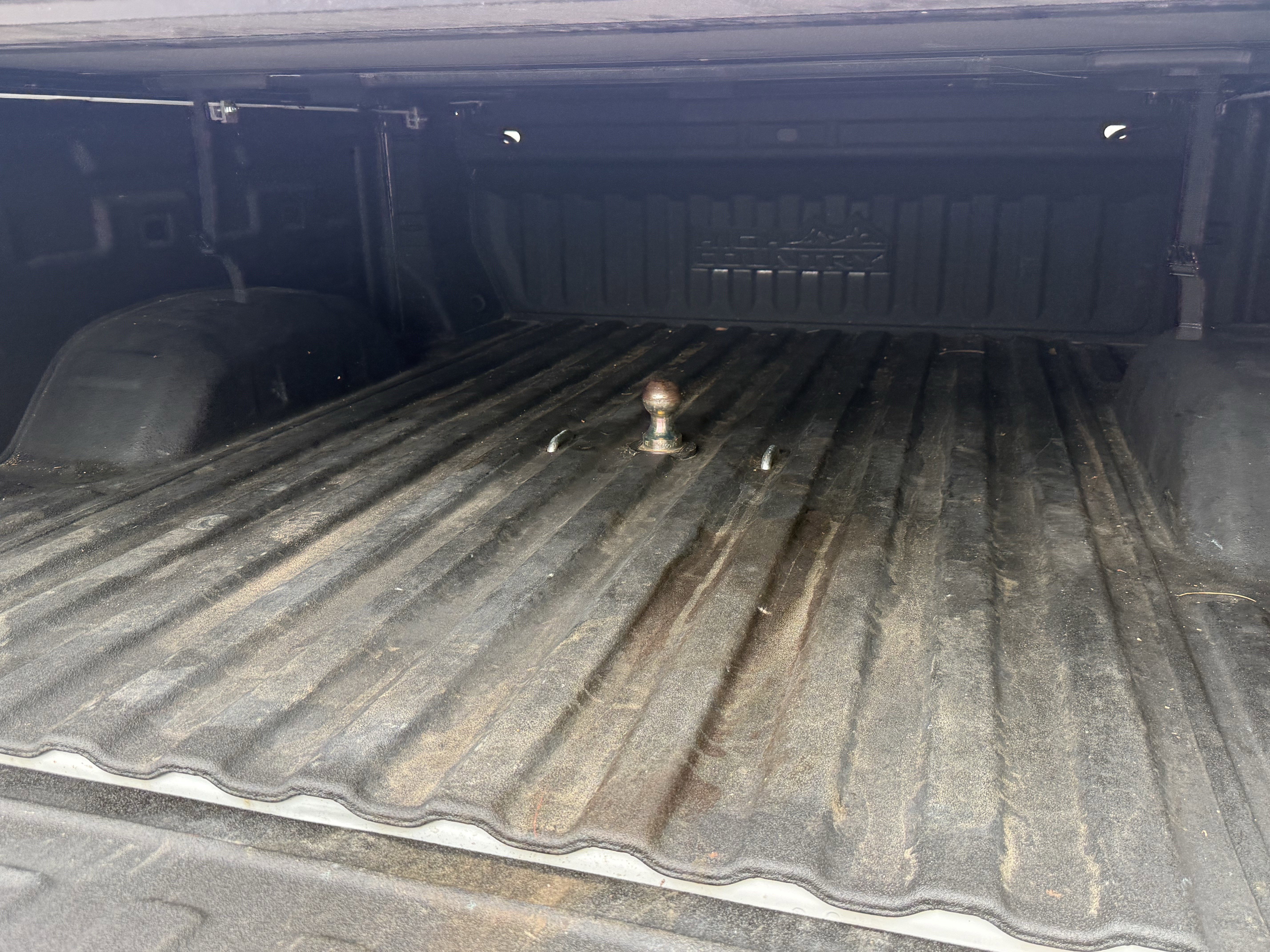 Used 2024 Chevrolet Silverado 3500 High Country w/ Technology Package AWD/4WD image 30
