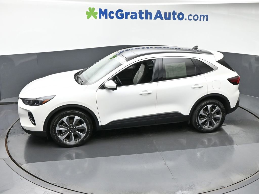 Used 2023 Ford Escape Platinum w/ Premium Technology Package image 24