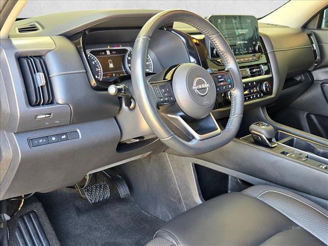 Used 2022 Nissan Pathfinder SL w/ Lighting Package (N92) FWD image 9