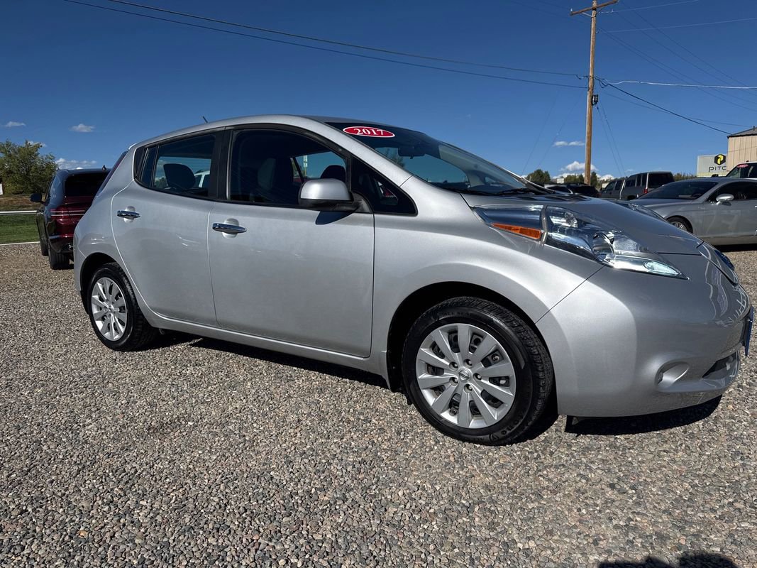 Used 2017 Nissan Leaf S w/ Charge Package image 3