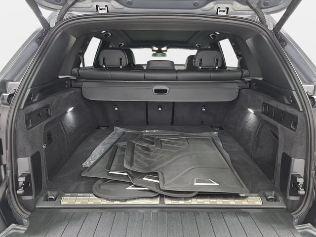 Used 2025 BMW X5 xDrive50e w/ Parking Assistance Package AWD/4WD image 29