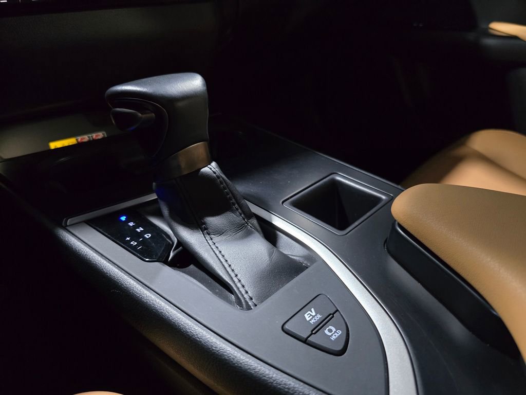 Used 2023 Lexus UX 250h FWD image 25