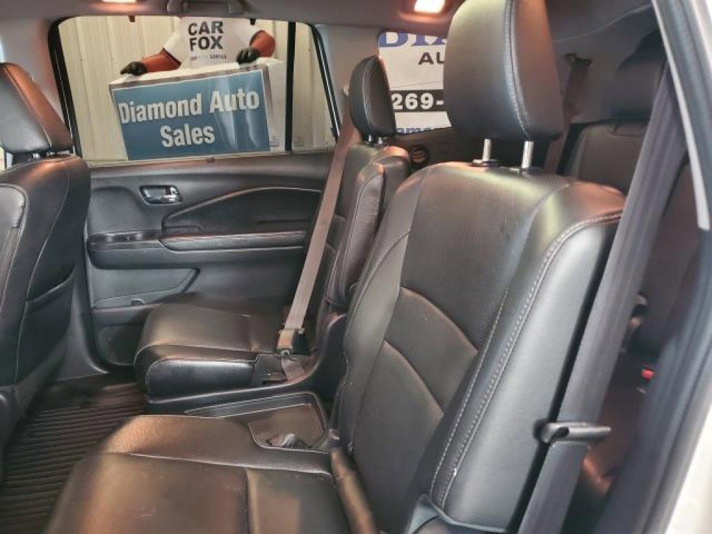 Used 2017 Honda Pilot Touring image 11