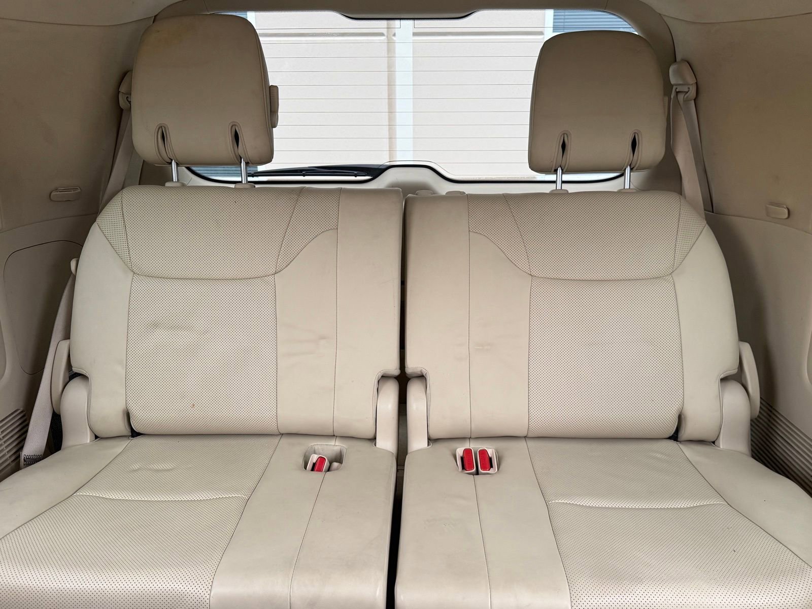 Used 2016 Lexus LX 570 4WD w/ Luxury Package image 41