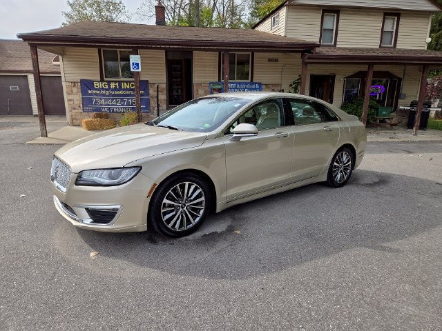 Used 2017 Lincoln MKZ Select w/ Select Plus Package AWD/4WD image 2