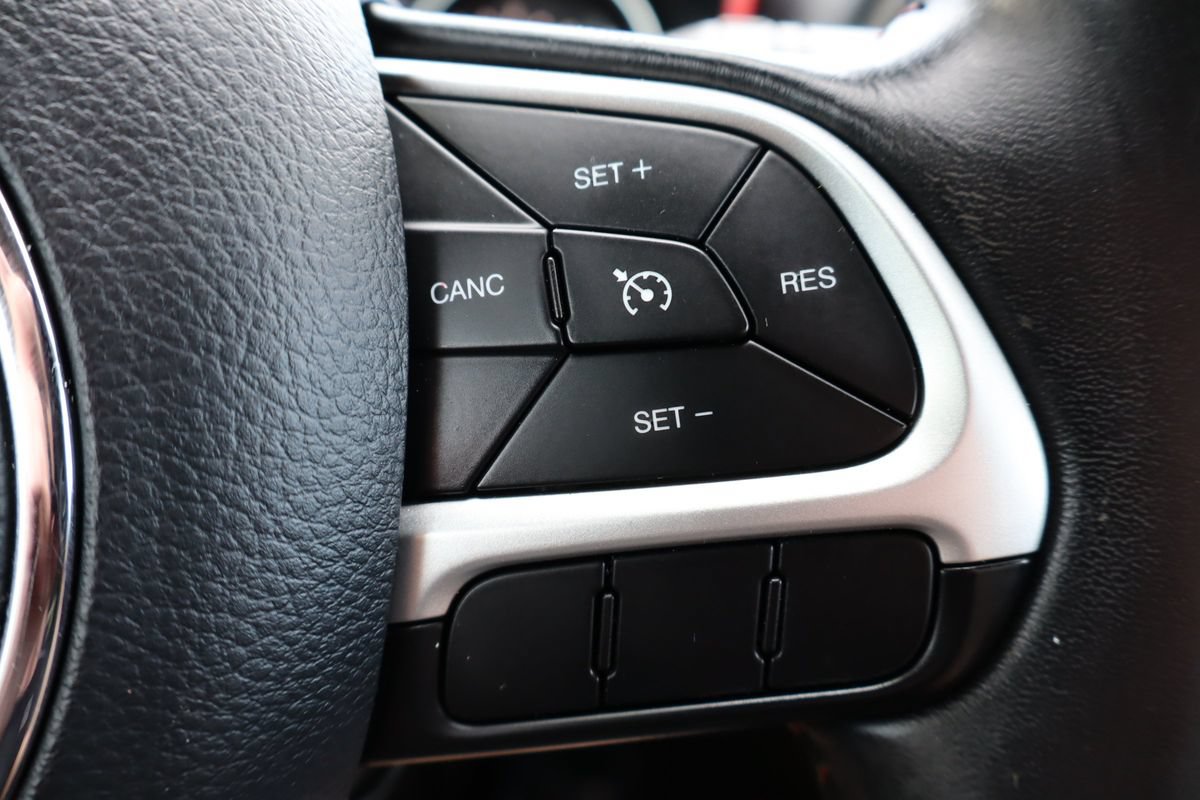 Used 2018 Jeep Compass Trailhawk AWD/4WD image 30