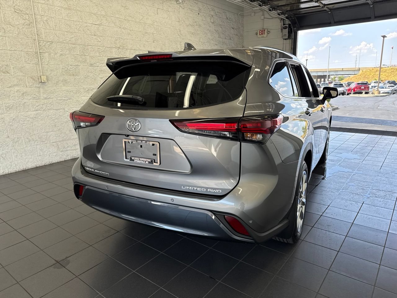 Used 2026 Toyota Highlander Limited AWD/4WD image 7