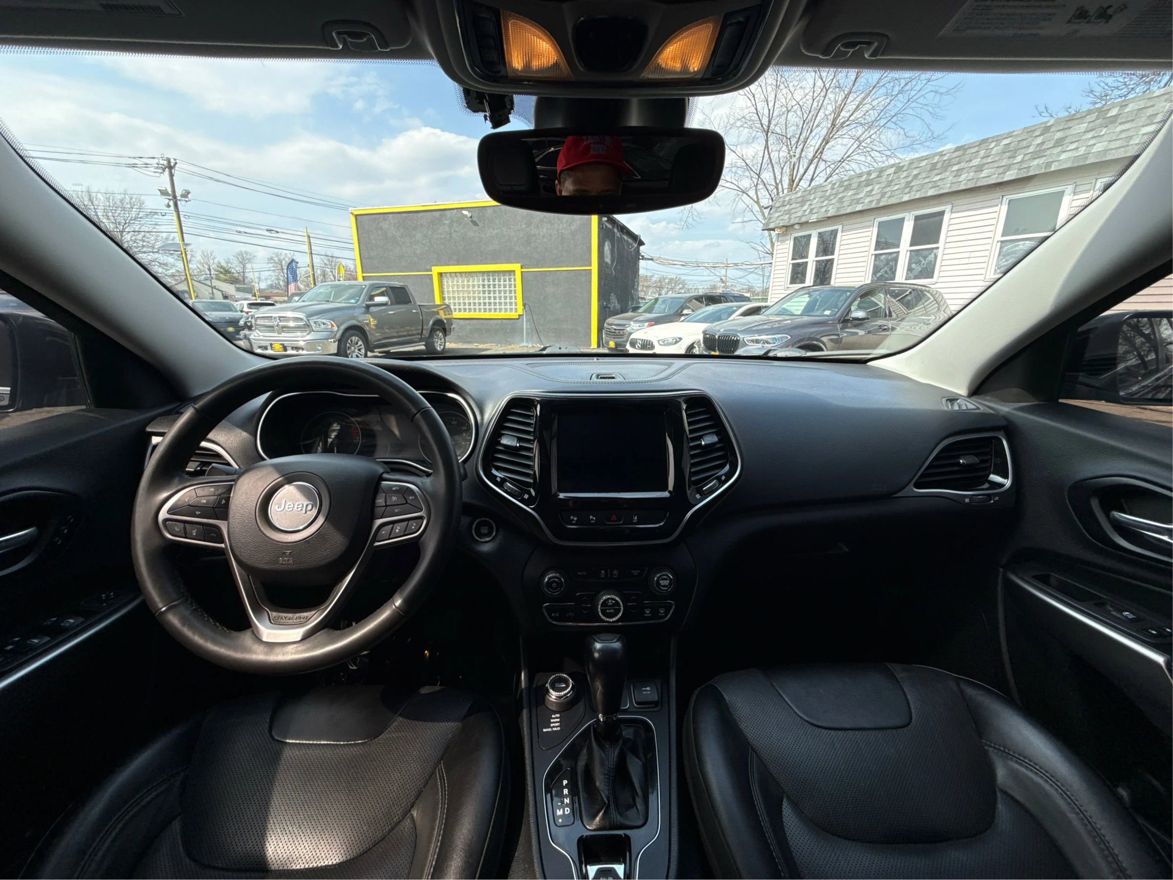 Used 2022 Jeep Cherokee Limited image 32