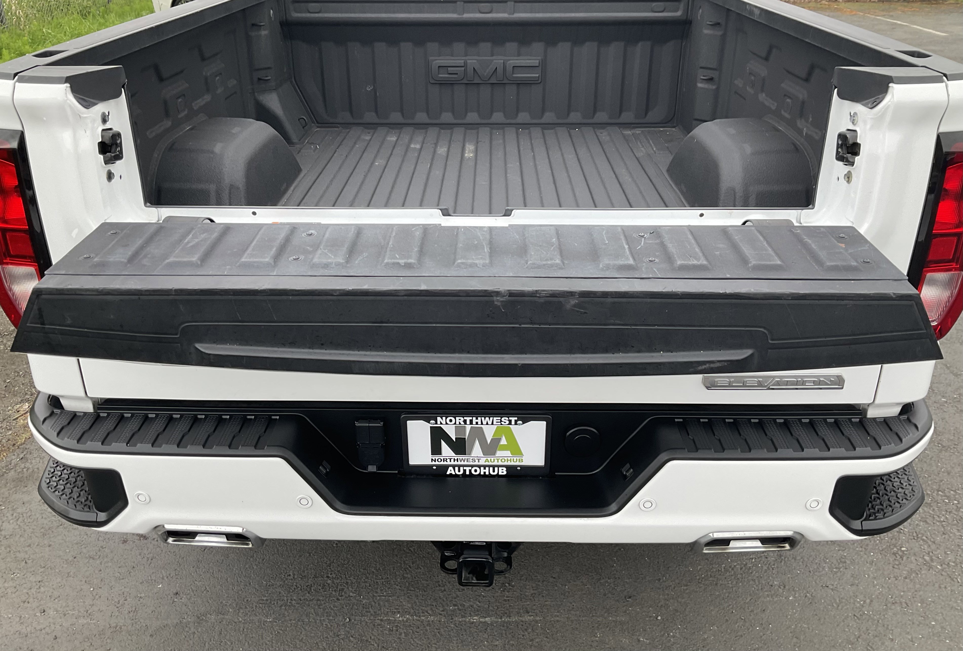 Used 2022 GMC Sierra 1500 Elevation w/ Elevation Premium Package AWD/4WD image 43