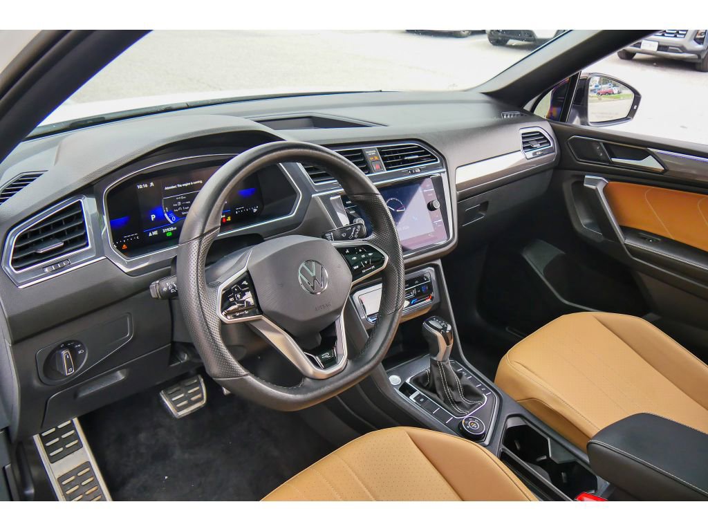 Used 2023 Volkswagen Tiguan SE R-Line AWD/4WD image 12