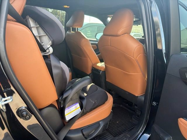 Used 2024 Toyota Highlander Platinum AWD/4WD image 23
