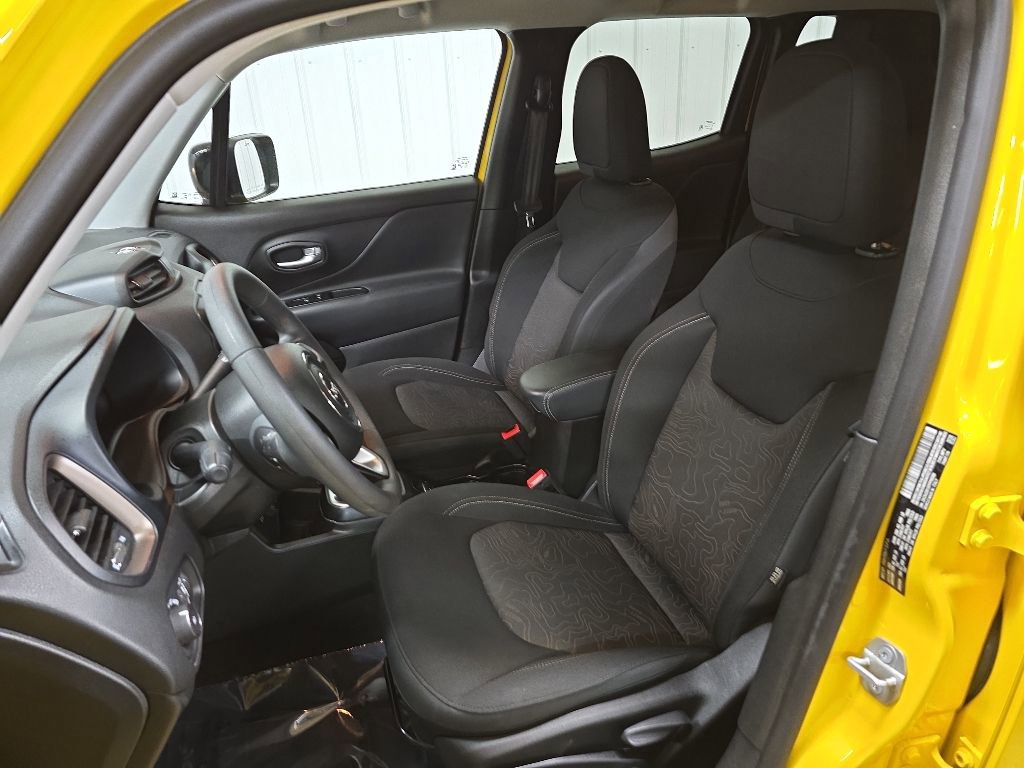 Used 2023 Jeep Renegade Latitude AWD/4WD image 30