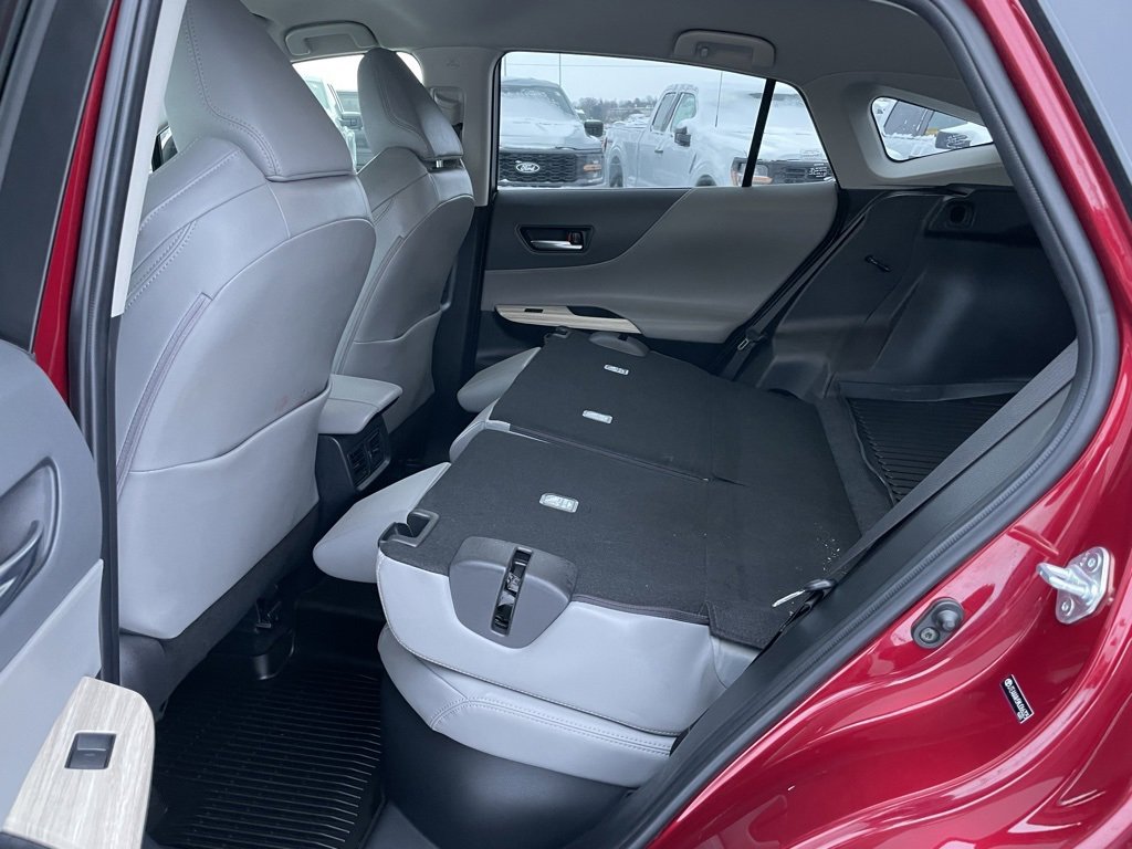 Used 2021 Toyota Venza XLE image 54