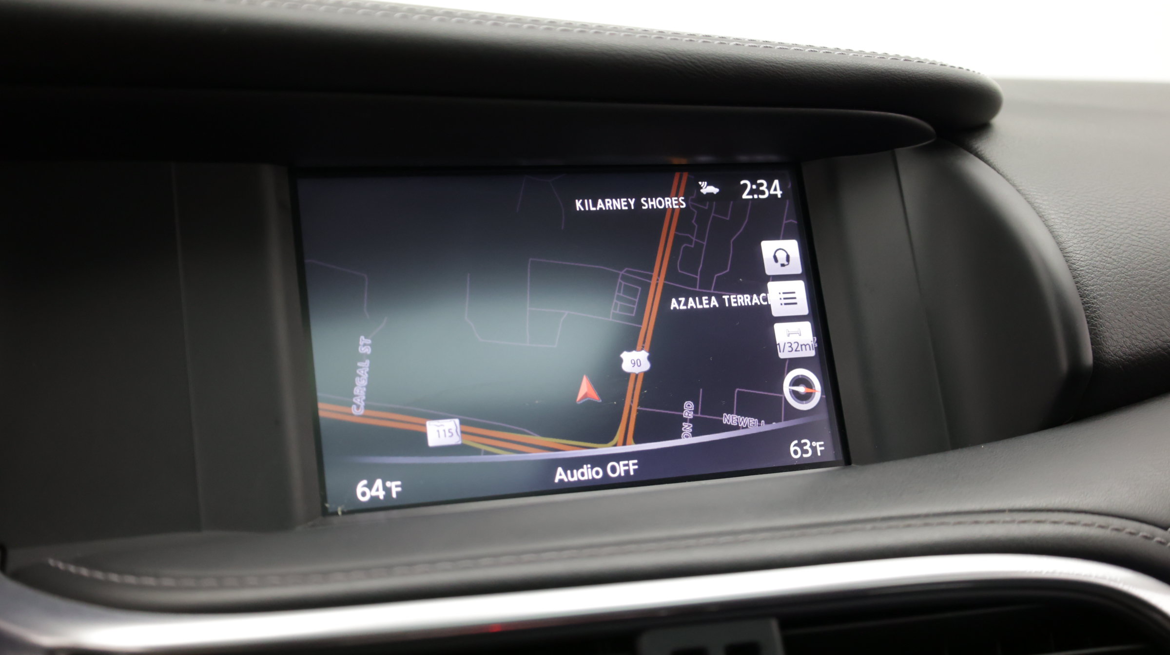 Used 2018 INFINITI QX30 Premium w/ Navigation Package FWD image 6
