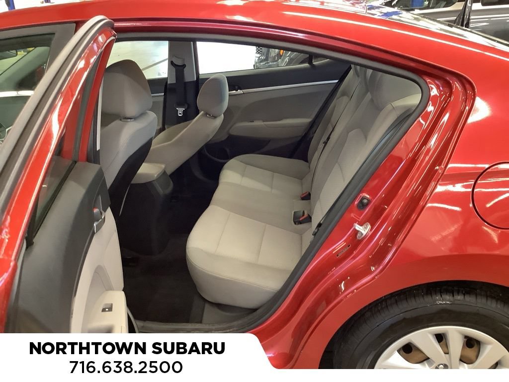 Used 2019 Hyundai Elantra SE FWD image 17