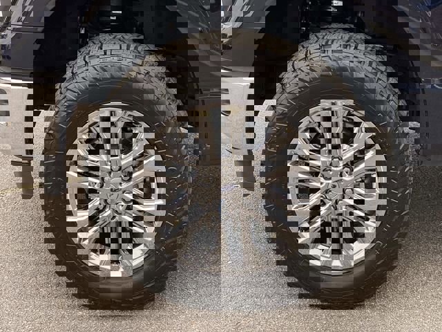 Used 2025 Ford F150 Lariat w/ Equipment Group 501A Mid image 10