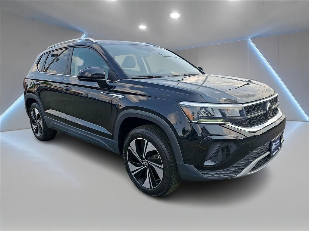Certified 2023 Volkswagen Taos SE w/ Panoramic Sunroof Package AWD/4WD image 3