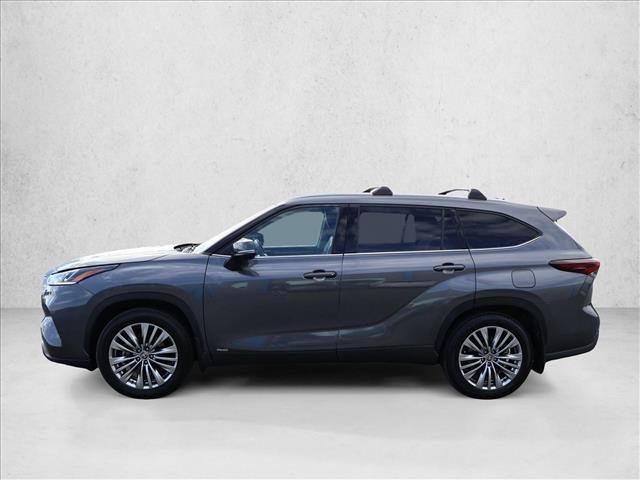 Certified 2024 Toyota Highlander Limited AWD/4WD image 9