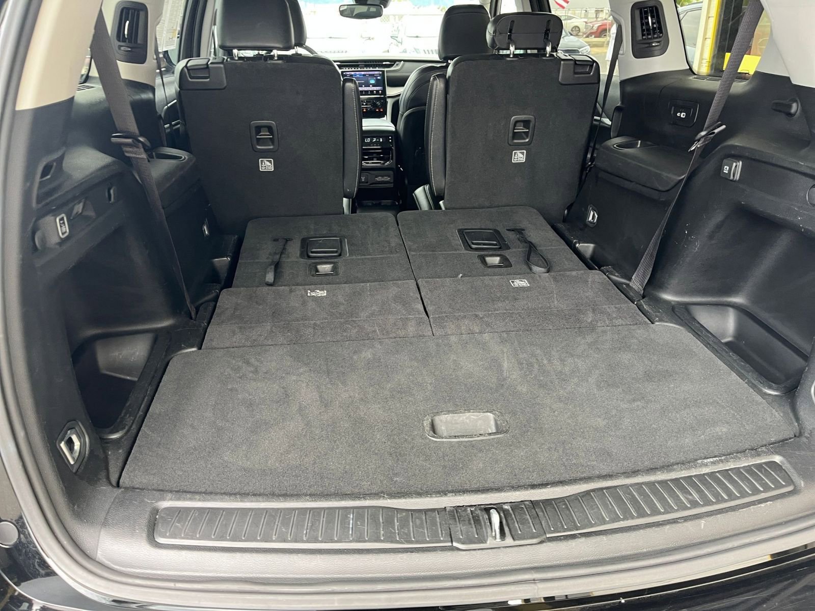 Used 2023 Jeep Grand Cherokee L Limited image 29