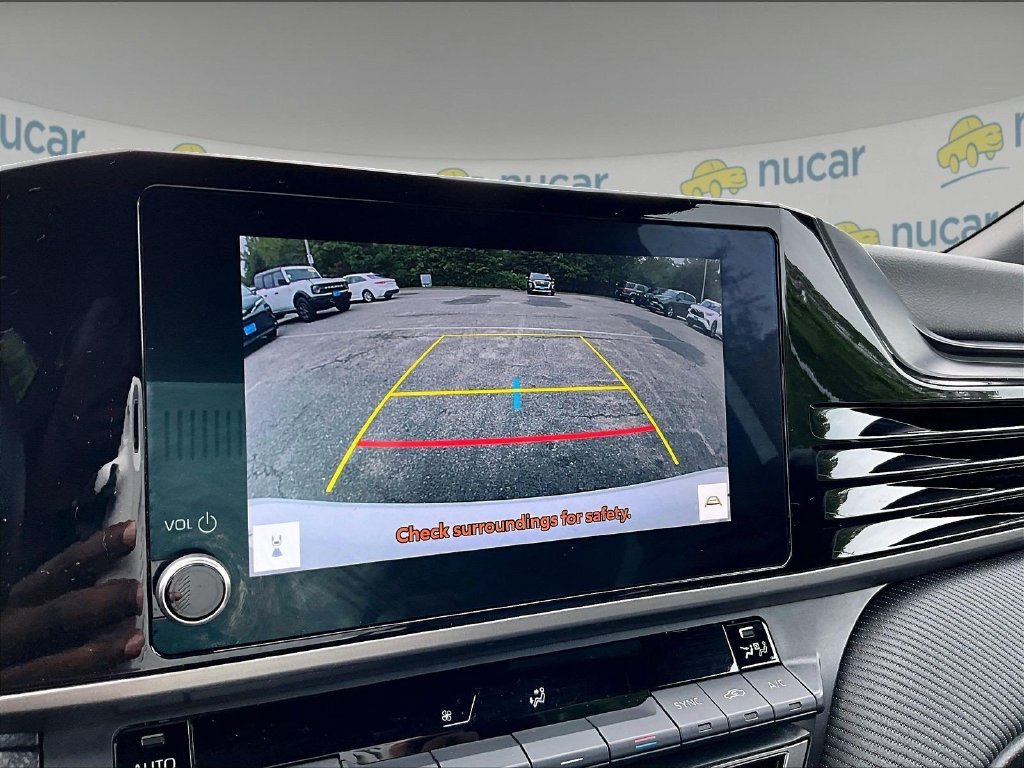 Used 2025 Toyota Camry SE FWD image 19