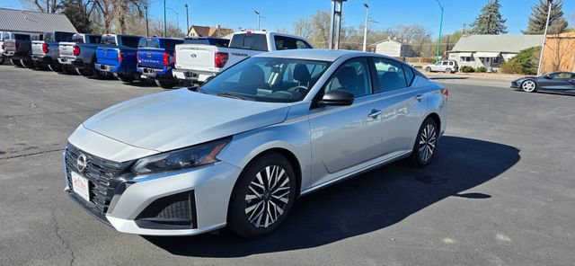 Used 2024 Nissan Altima 2.5 SV image 3