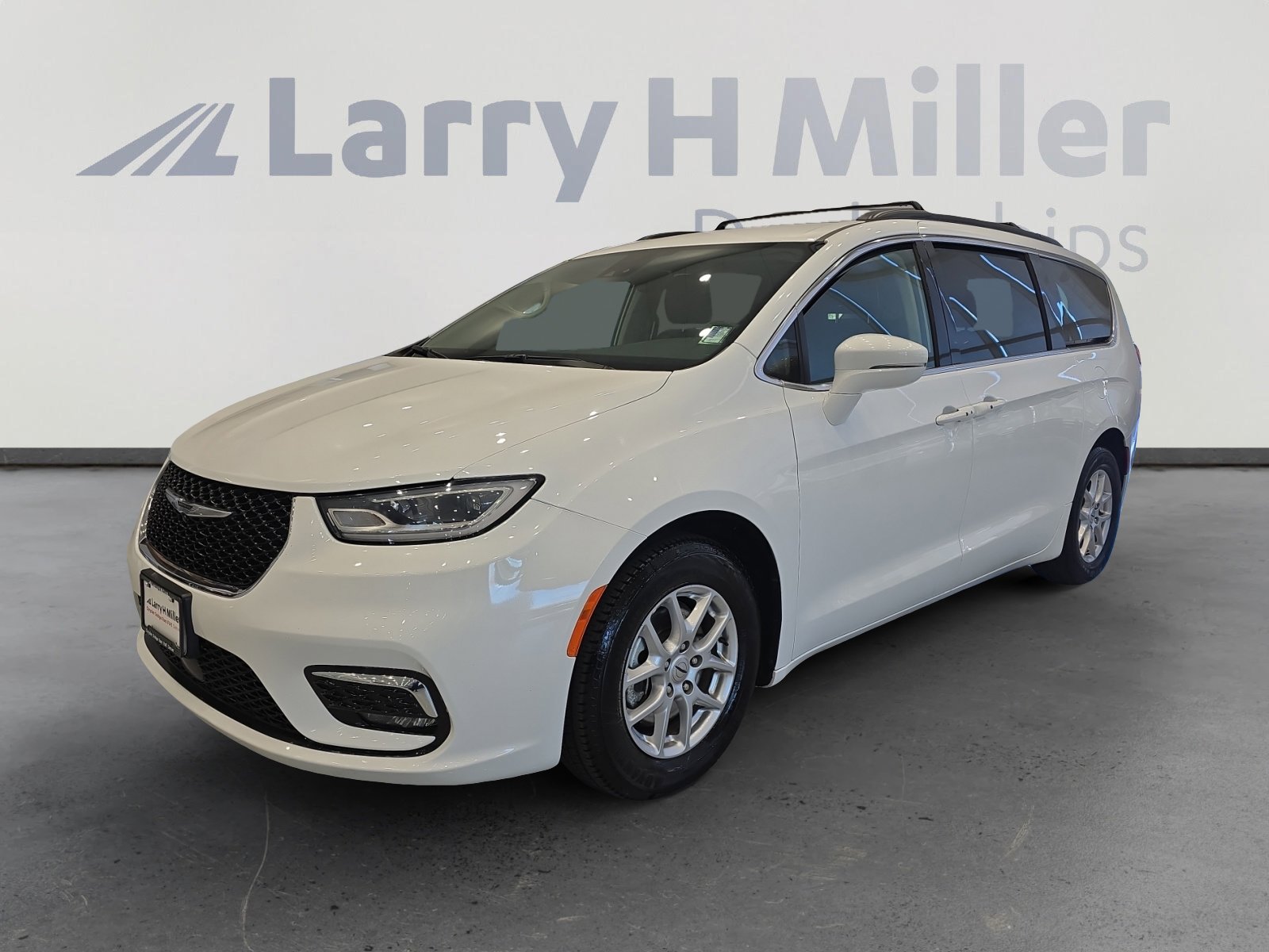 Used 2022 Chrysler Pacifica Touring-L