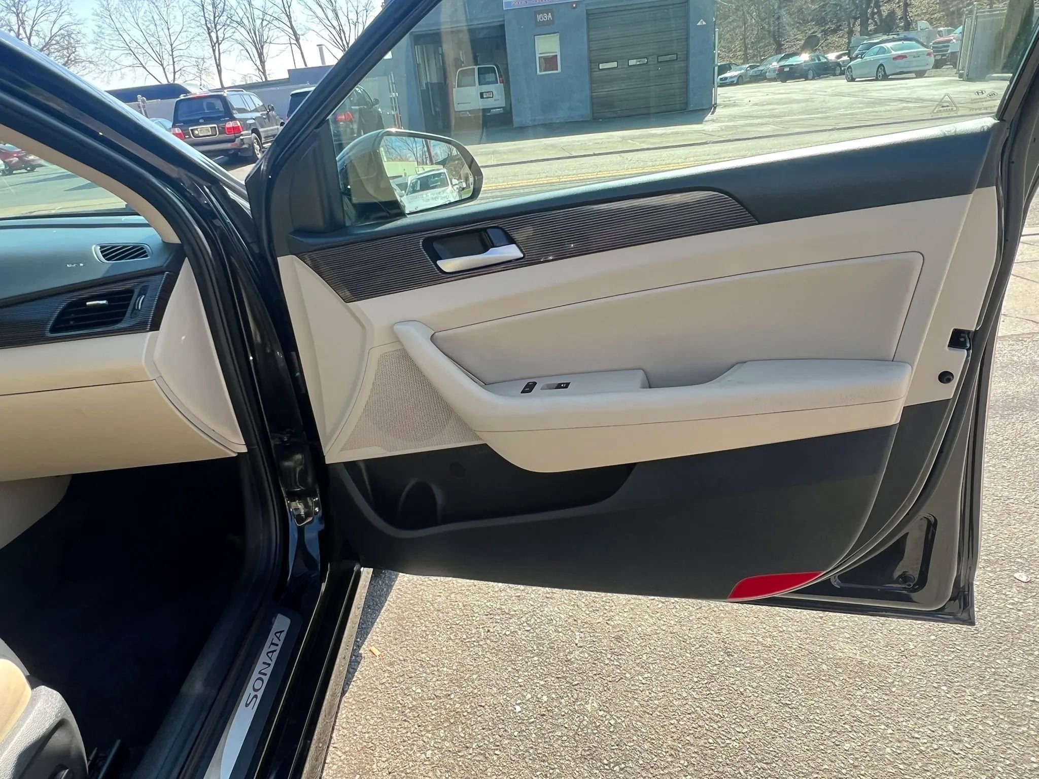 Used 2018 Hyundai Sonata Limited FWD image 30
