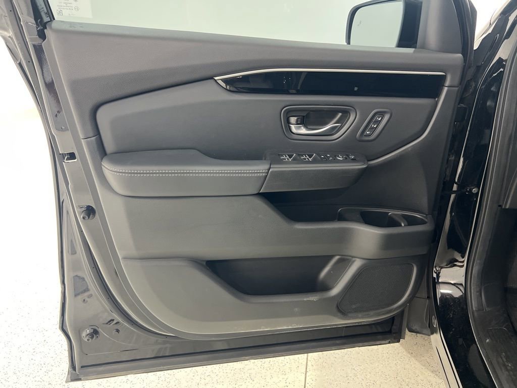Used 2025 Honda Pilot EX-L image 19