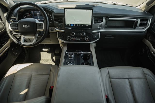 Used 2022 Ford Expedition XLT image 28