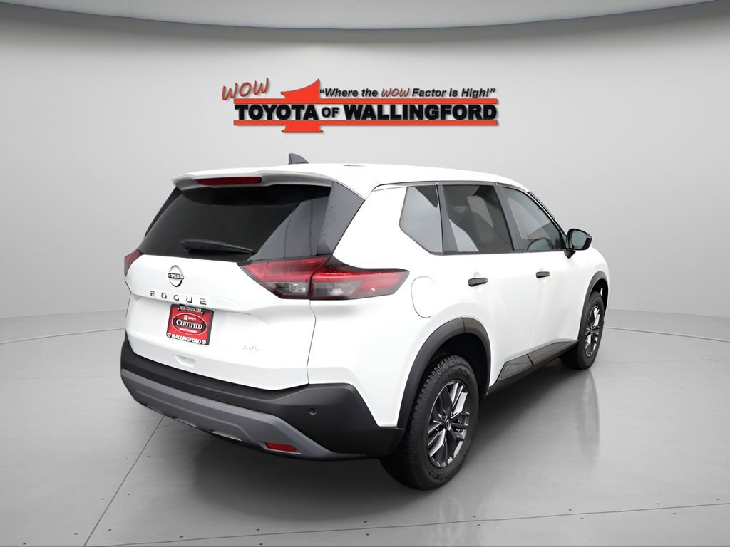 Used 2023 Nissan Rogue S image 13