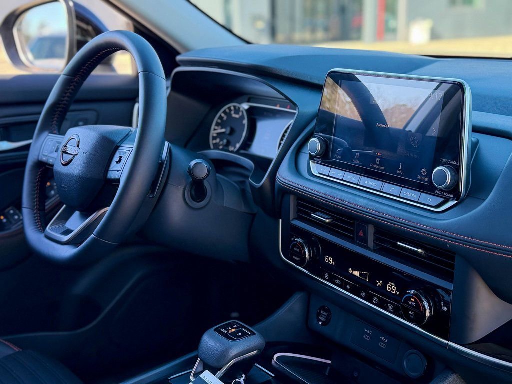 Used 2025 Nissan Rogue SV w/ Rock Creek Premium Package image 14