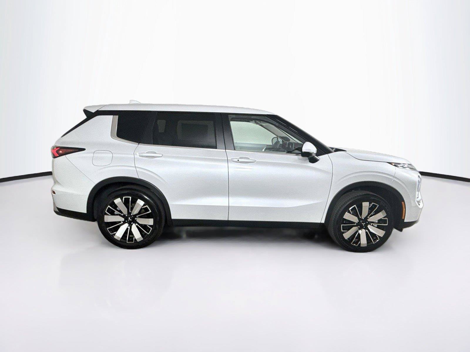 New 2026 Mitsubishi Outlander SE FWD image 6