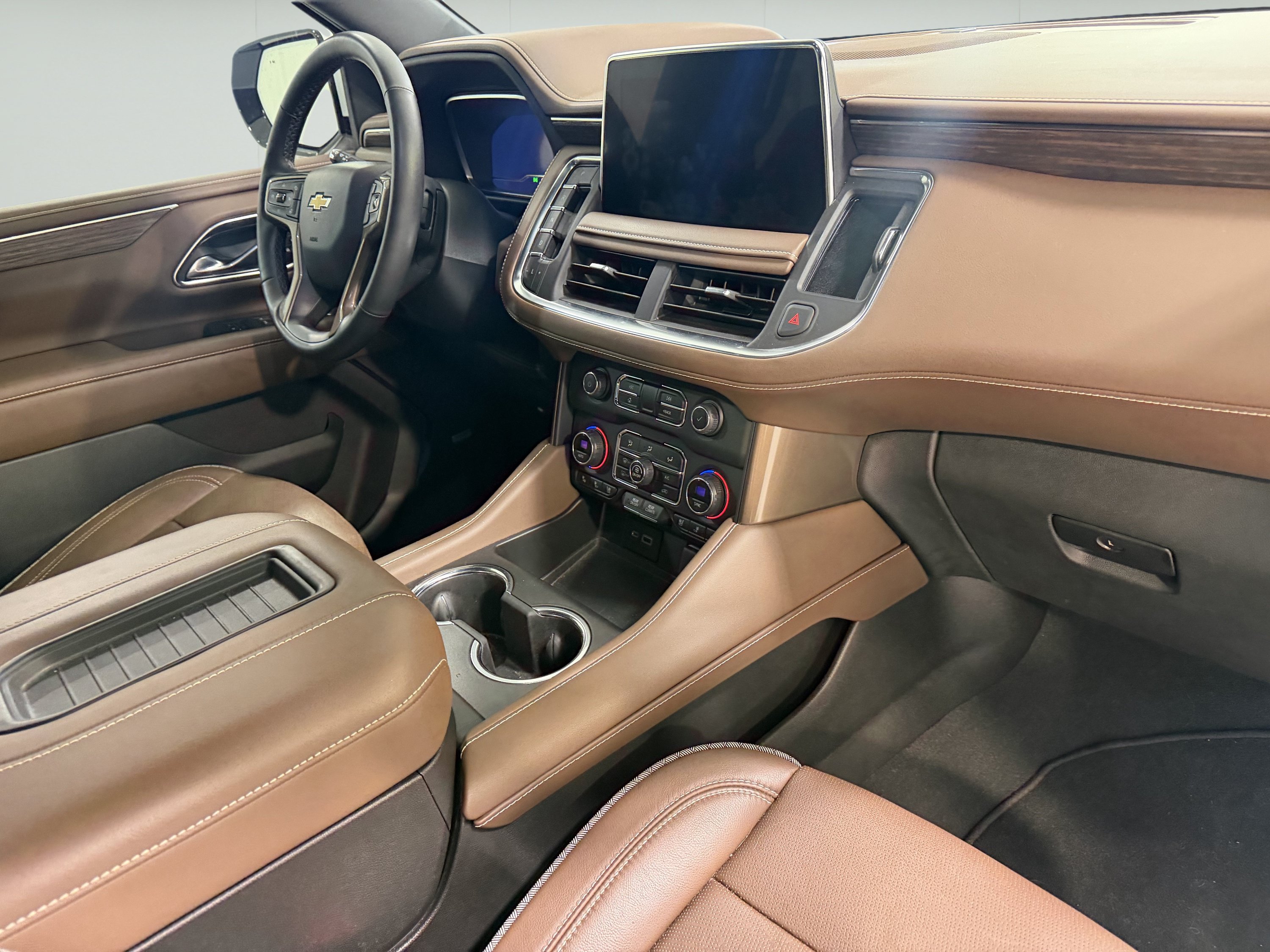 Used 2023 Chevrolet Tahoe High Country w/ LPO, Illumination Package AWD/4WD image 19
