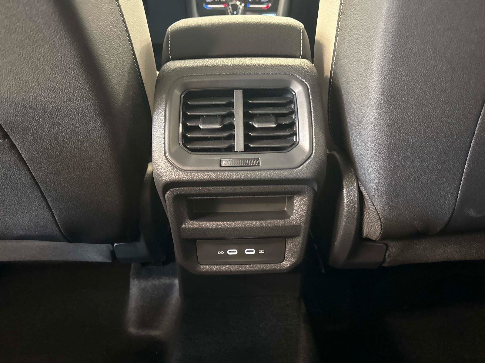 New 2026 Volkswagen Taos SE AWD/4WD image 18