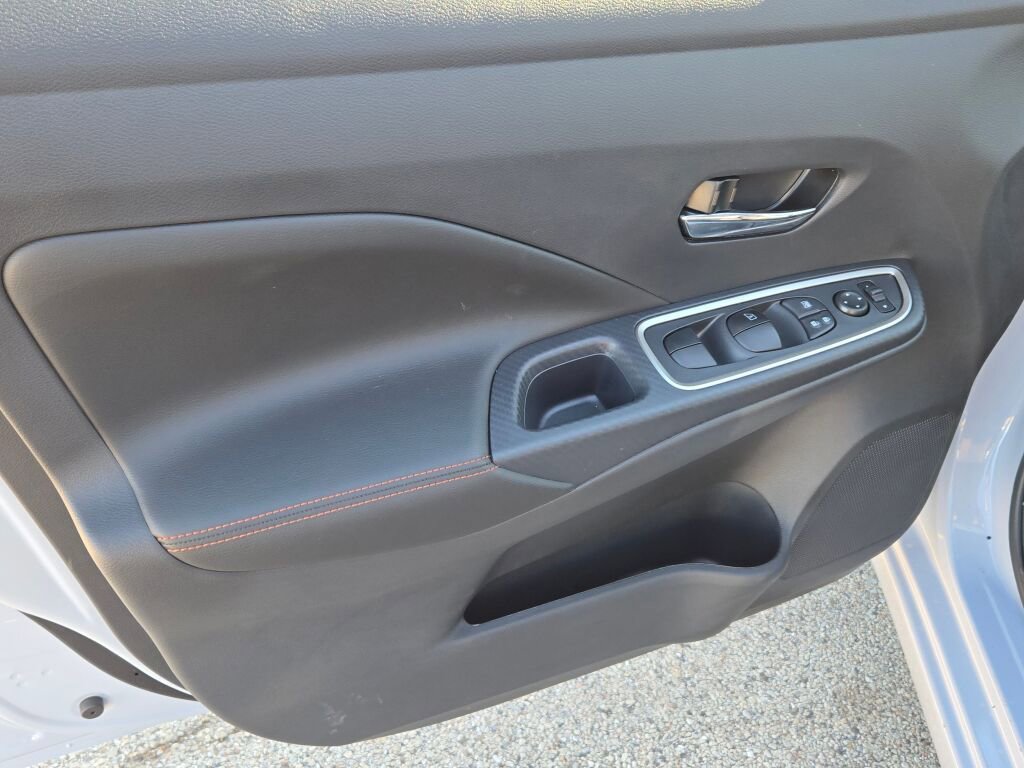 Used 2025 Nissan Versa SR w/ Trunk Package image 18