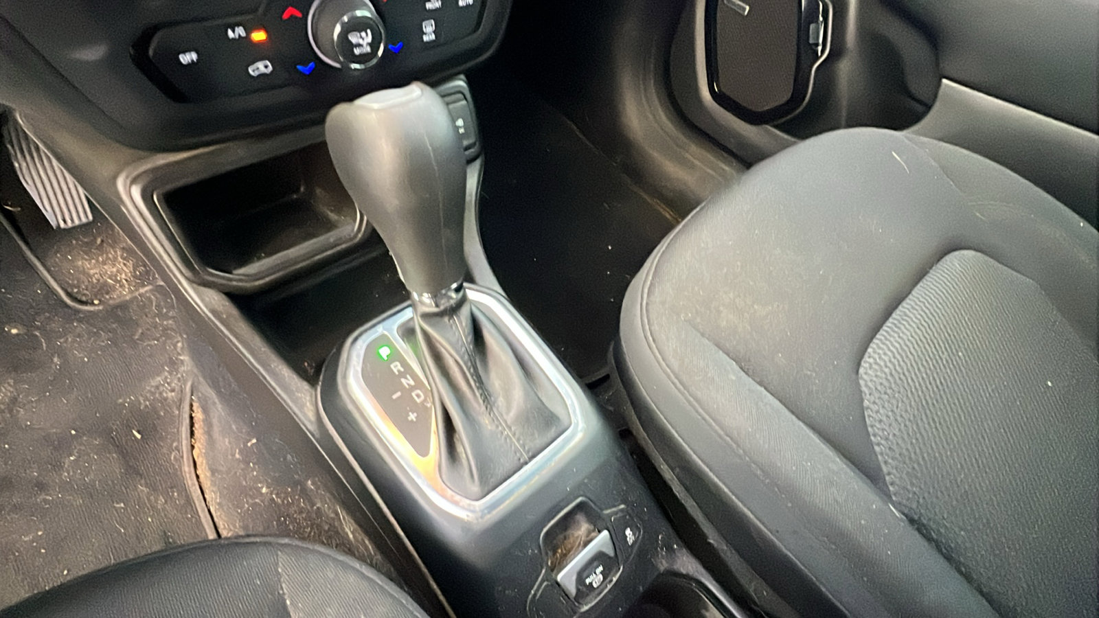 Used 2020 Jeep Renegade Altitude image 30