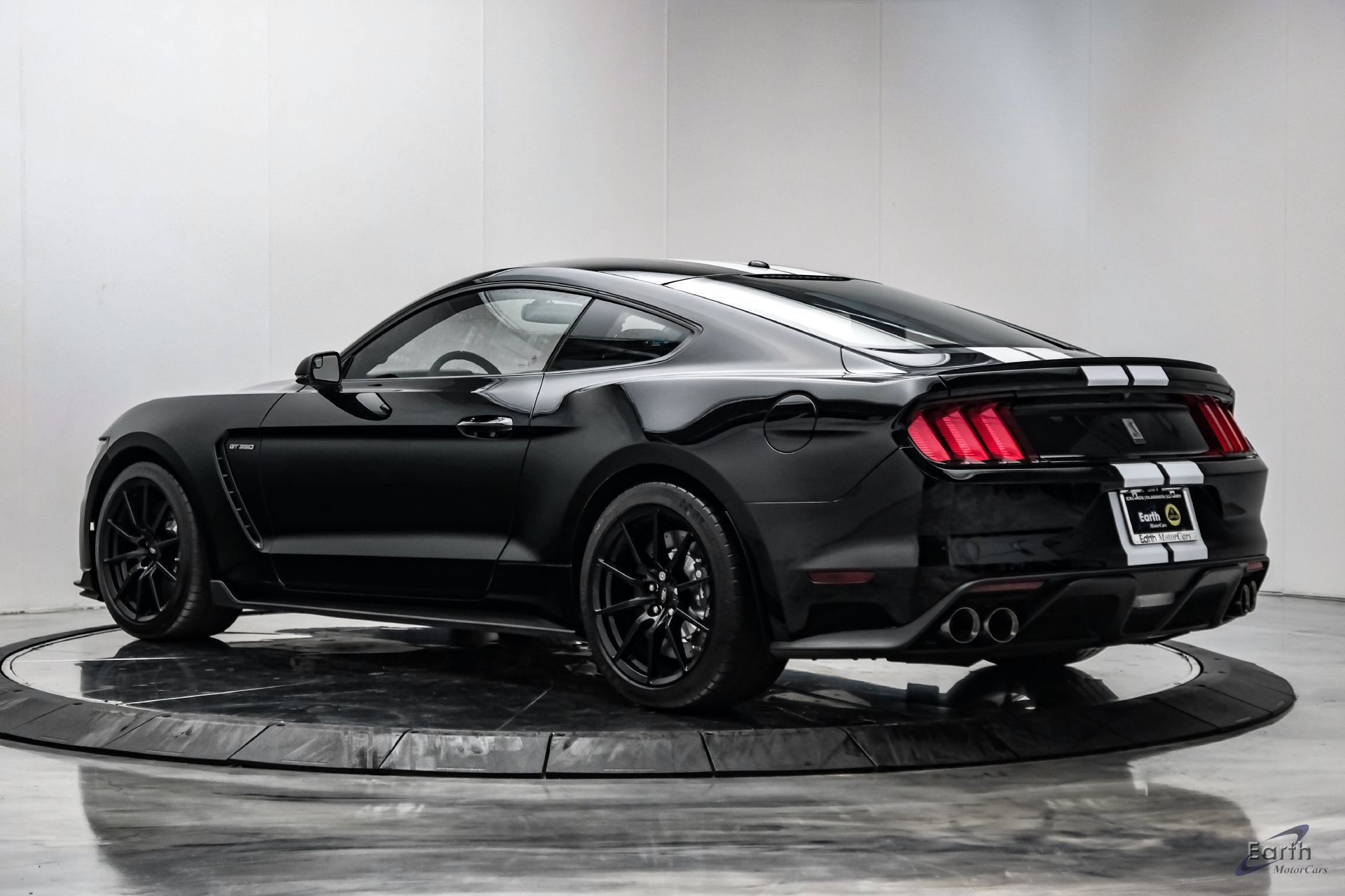 Used 2015 Ford Mustang Shelby GT350 RWD image 10