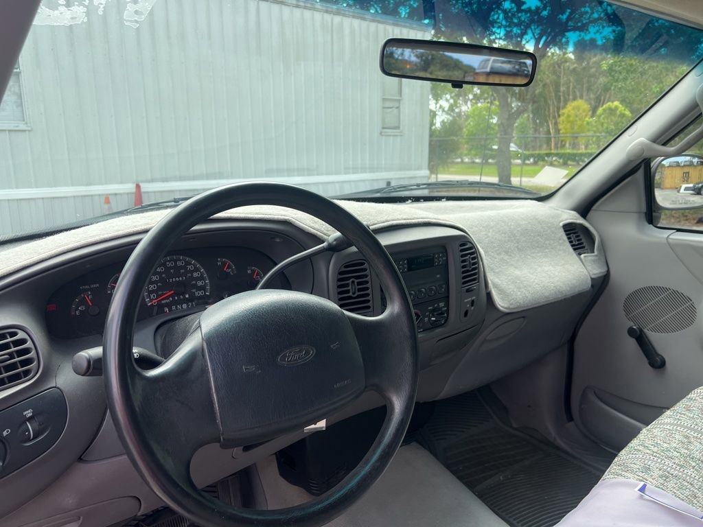 Used 1997 Ford F150 XLT image 9