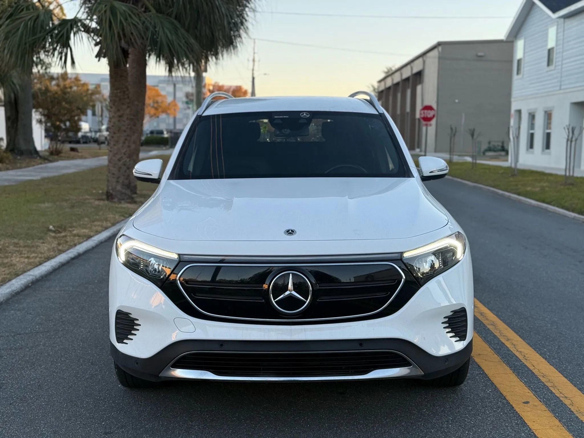 Used 2023 Mercedes-Benz EQB 250+ image 1