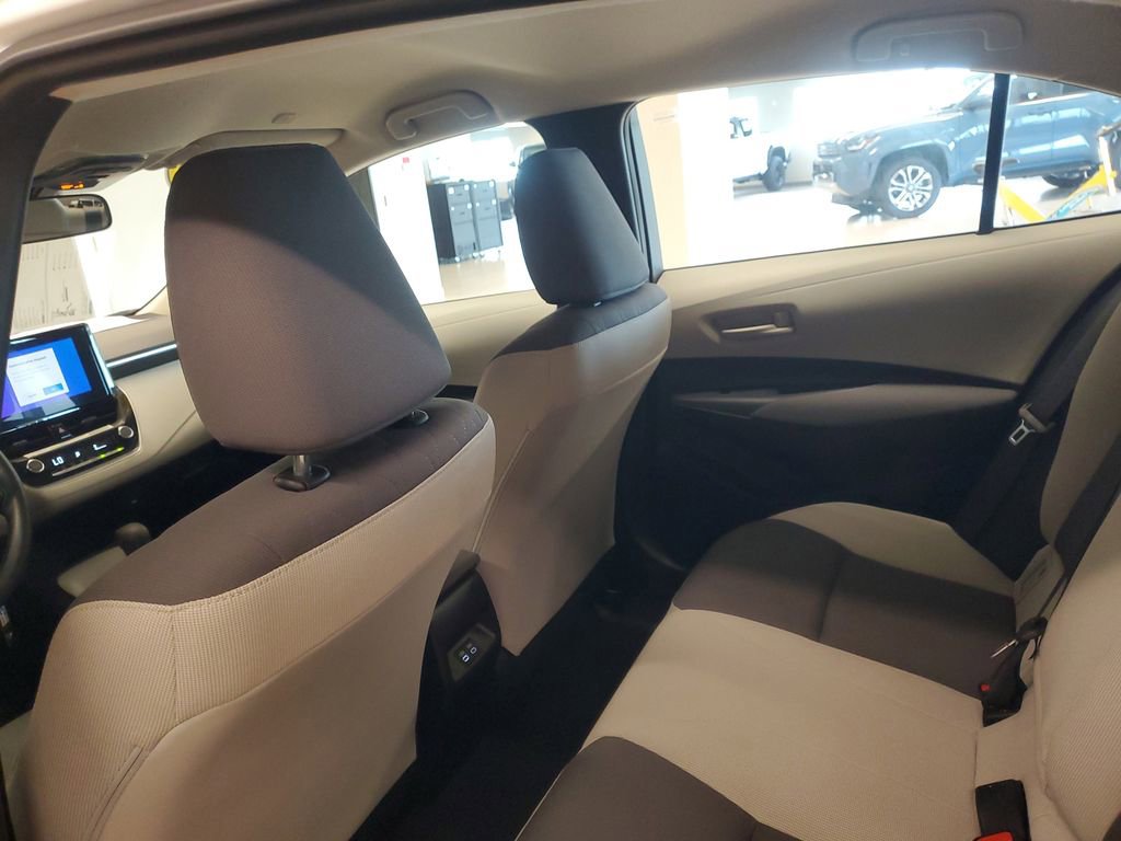 Used 2023 Toyota Corolla LE image 11