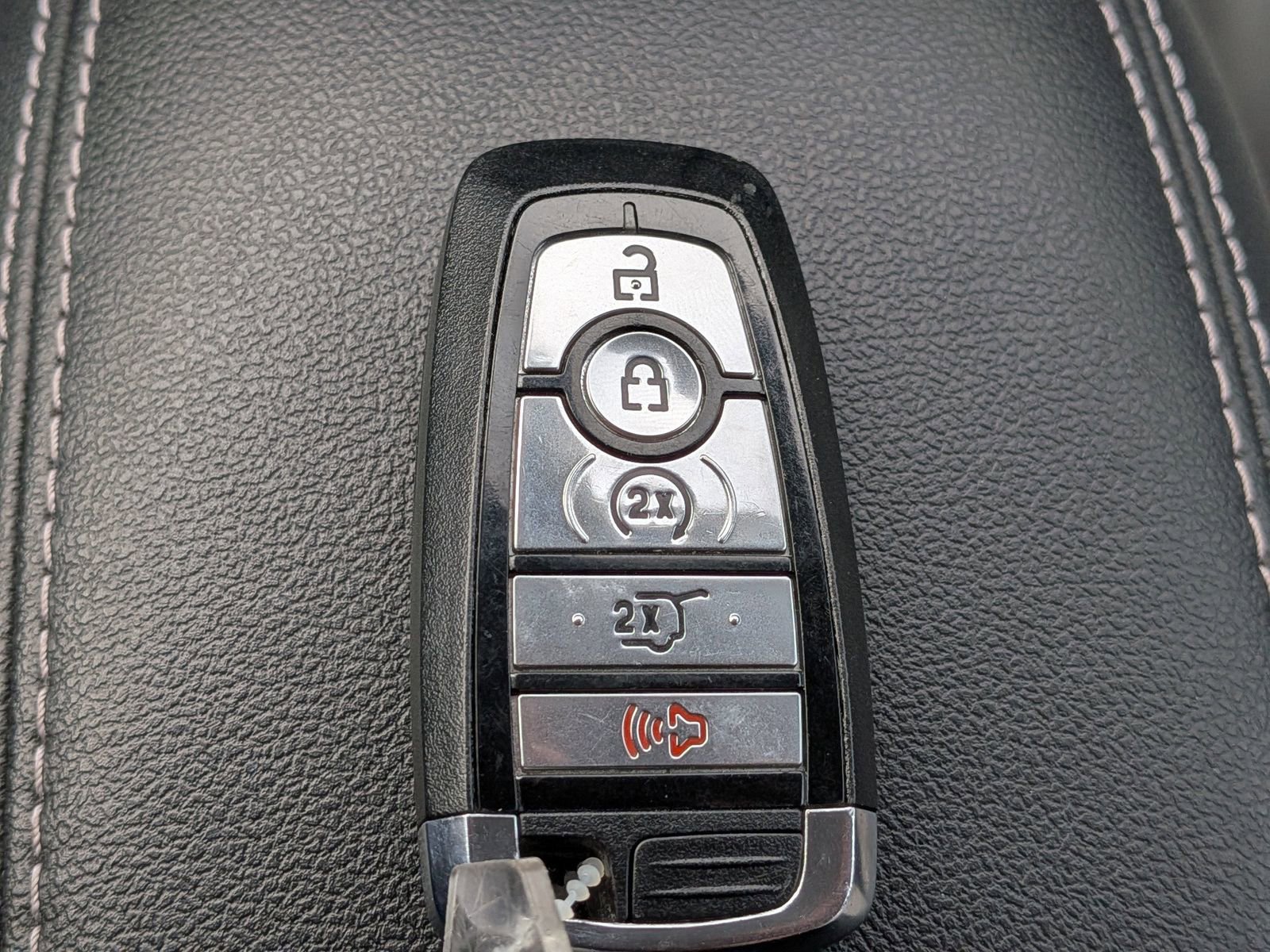 Certified 2025 Ford Escape Platinum image 33