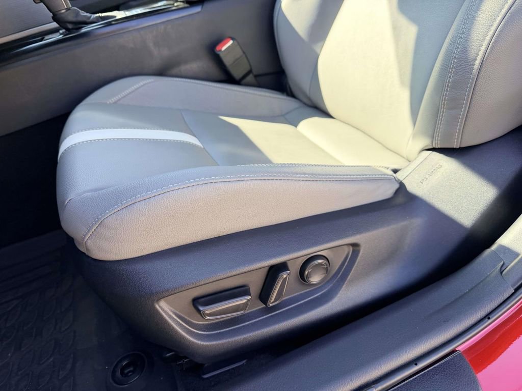 Certified 2025 Toyota Camry SE w/ Convenience Package image 19