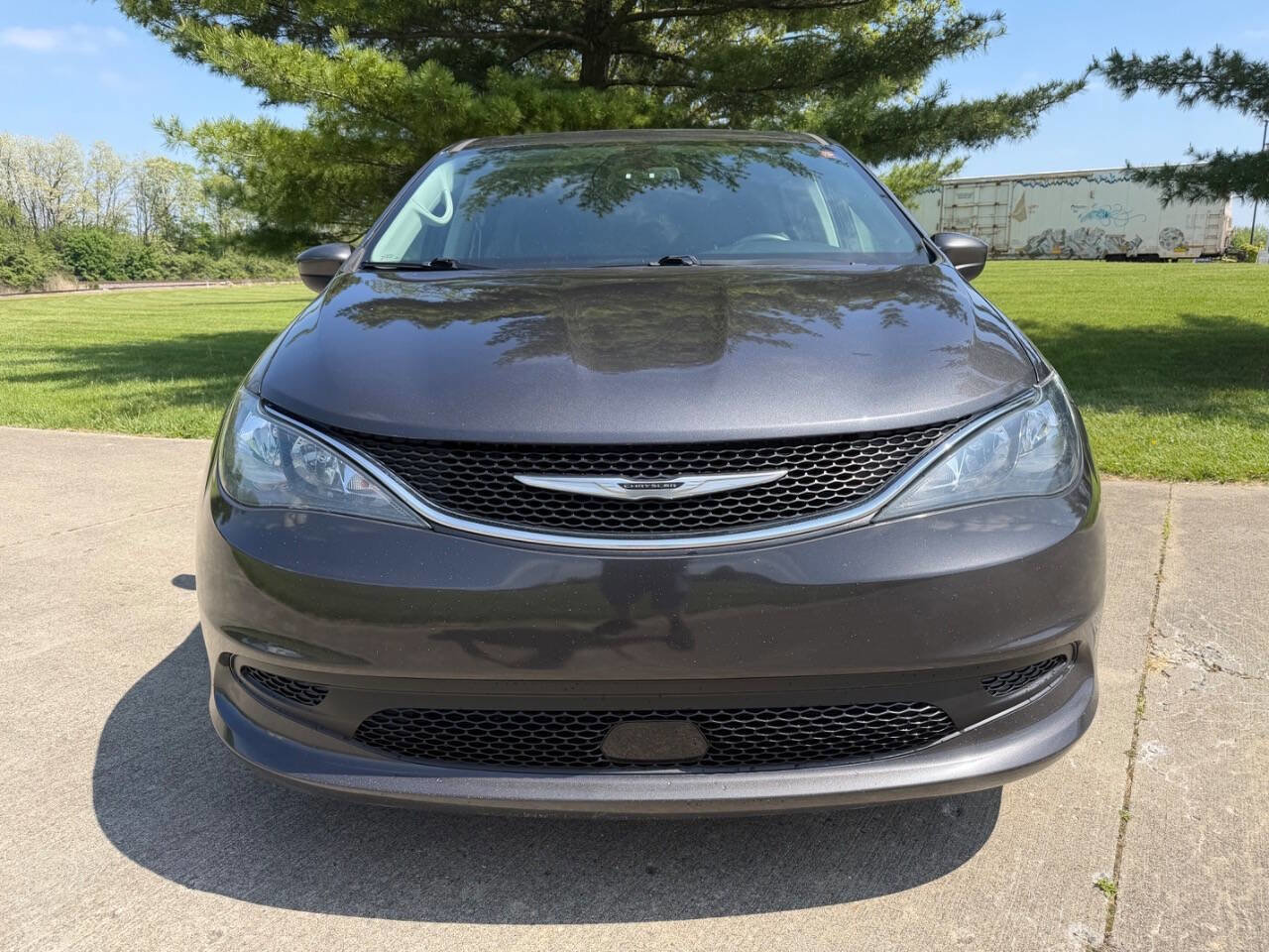 Used 2021 Chrysler Voyager LX FWD image 2