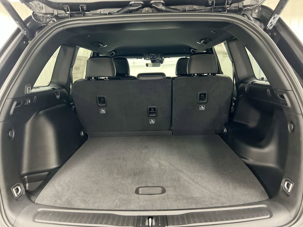 New 2026 Jeep Grand Cherokee Altitude image 23