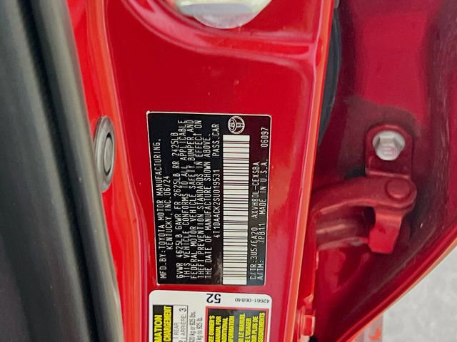 Used 2025 Toyota Camry SE image 27