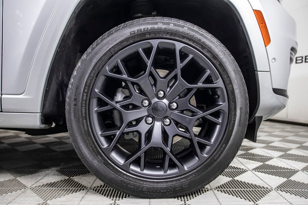 Used 2025 Jeep Grand Cherokee L Summit AWD/4WD image 47