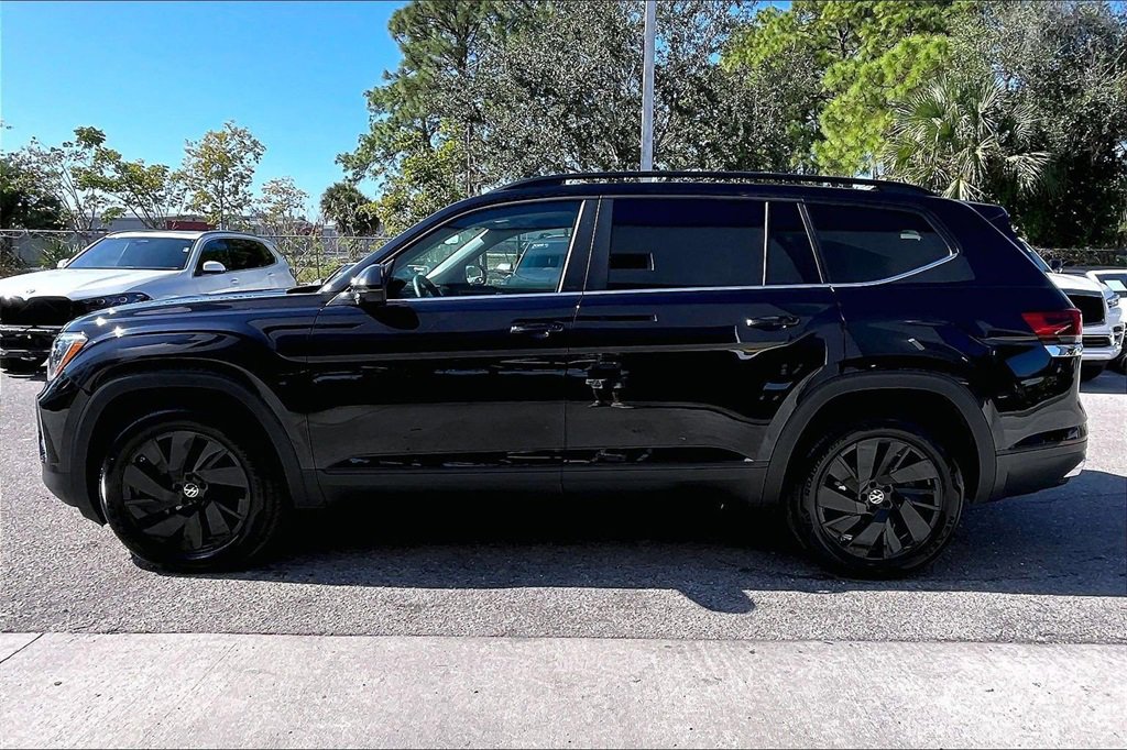 Certified 2025 Volkswagen Atlas SE w/ Panoramic Sunroof Package image 8